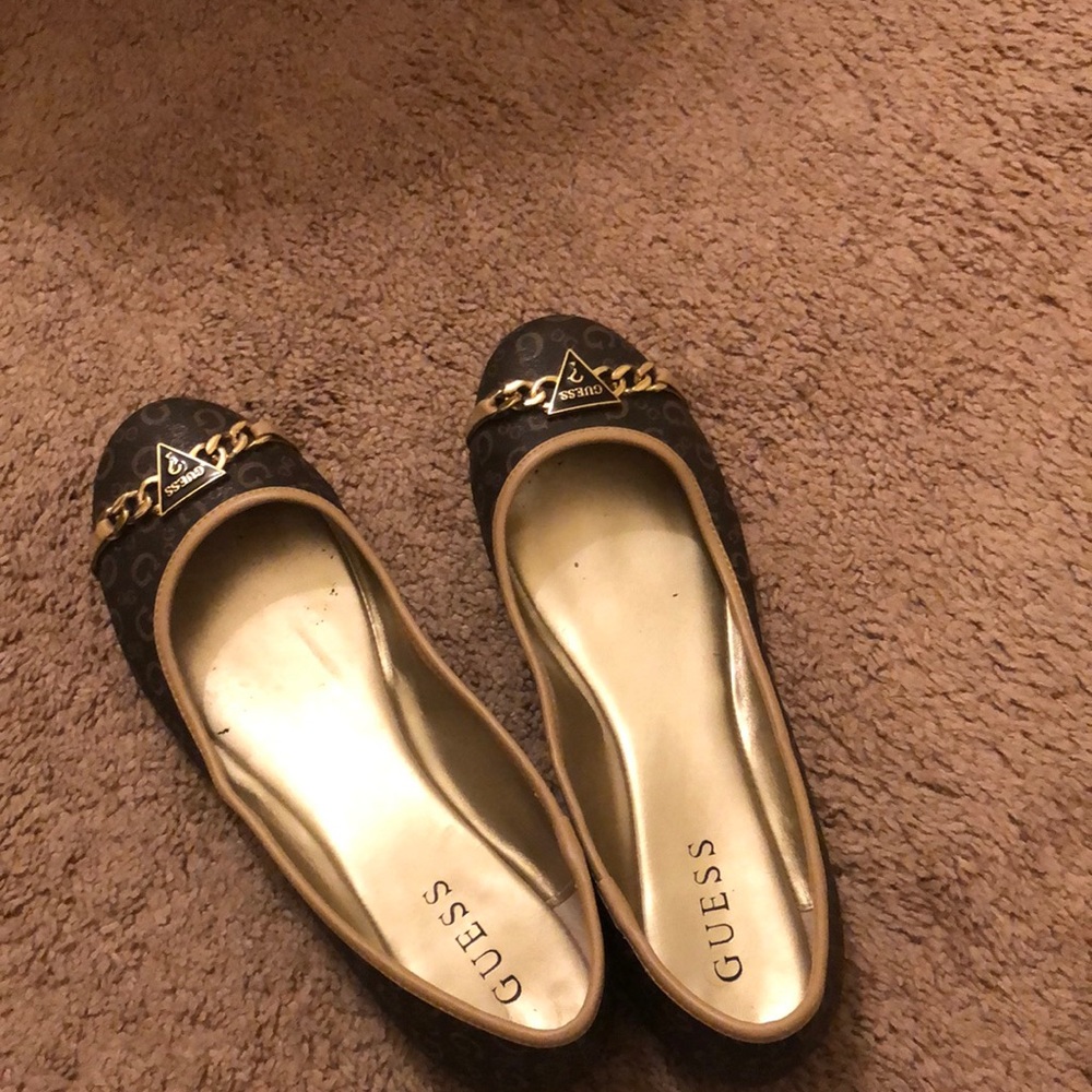 Guess flats